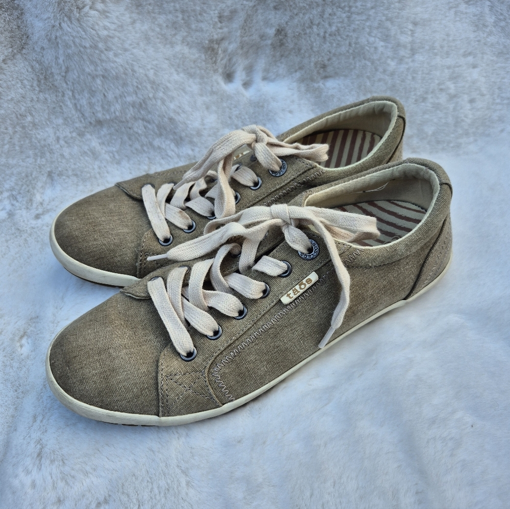 Taos Womens Pale Green sneakers star size 9